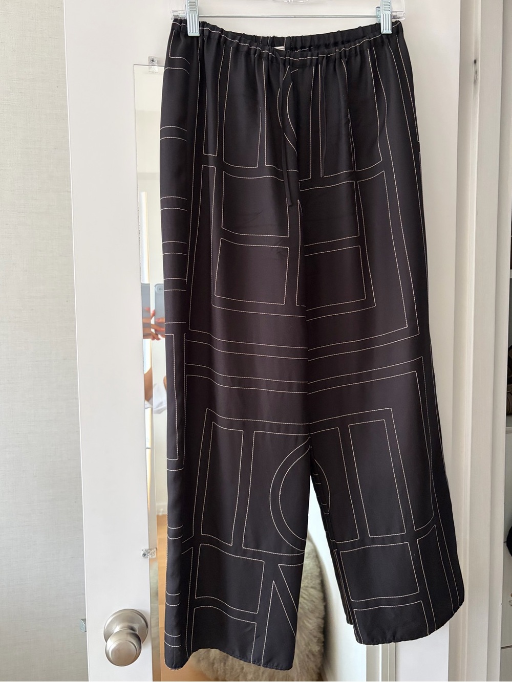 TOTEME BLACK SILK MONOGRAM PANTS - Picture 2 of 4